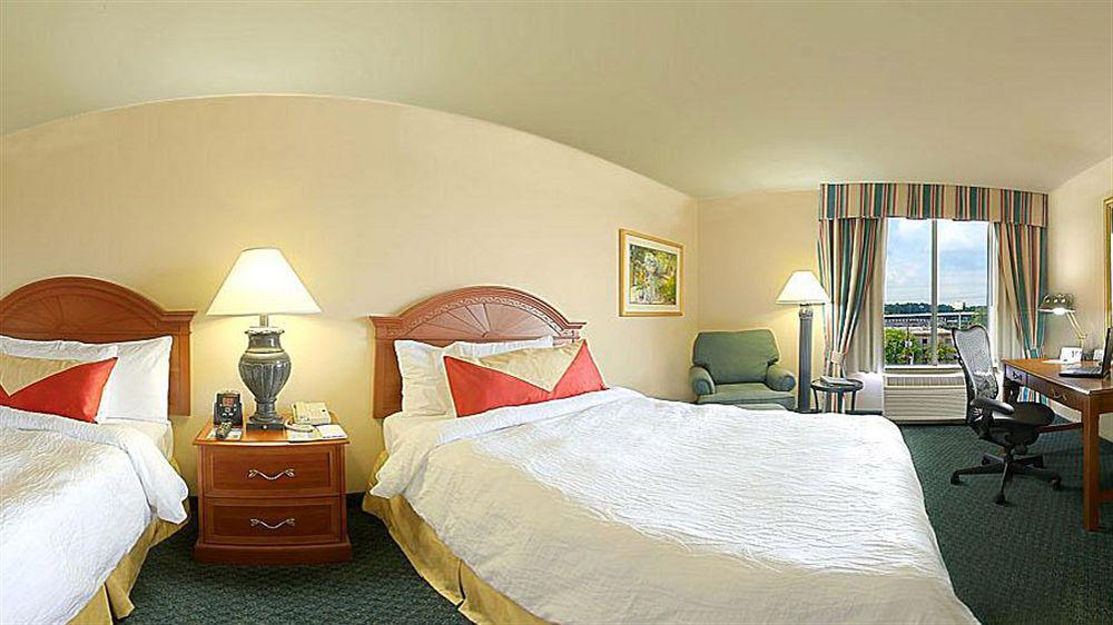 Hilton Garden Inn Baton Rouge Airport Экстерьер фото