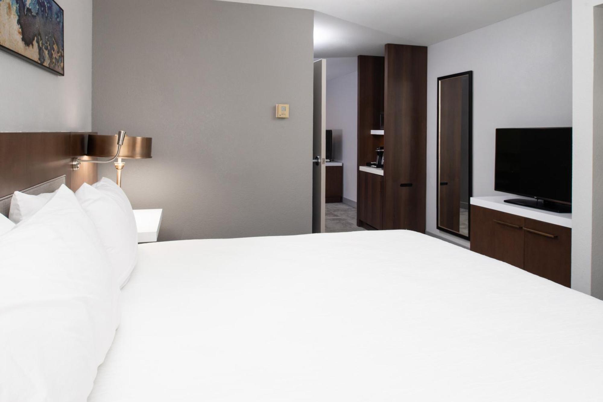 Hilton Garden Inn Baton Rouge Airport Экстерьер фото