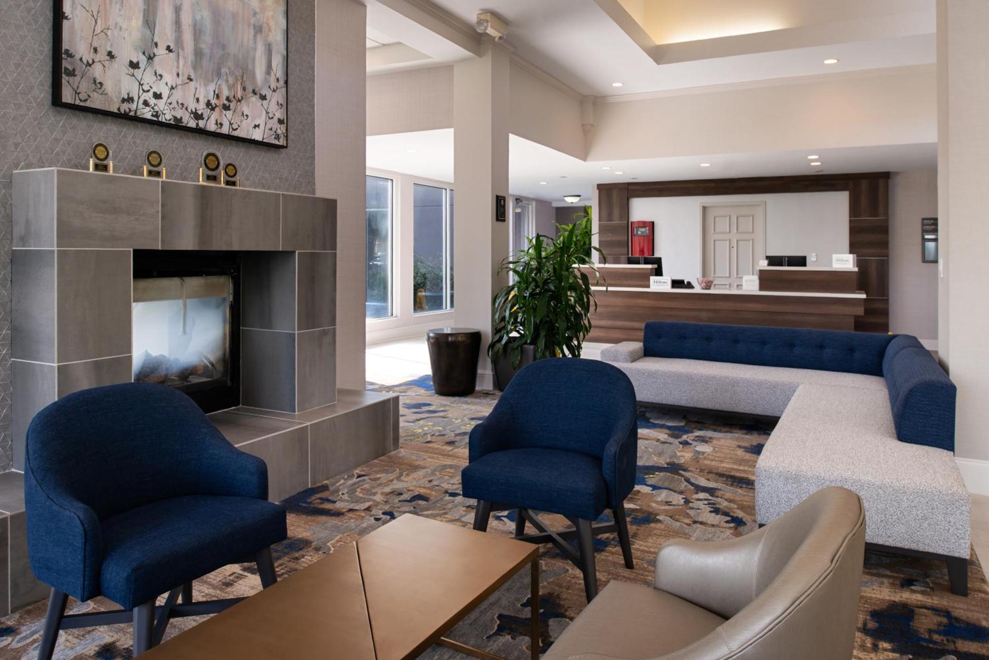 Hilton Garden Inn Baton Rouge Airport Экстерьер фото