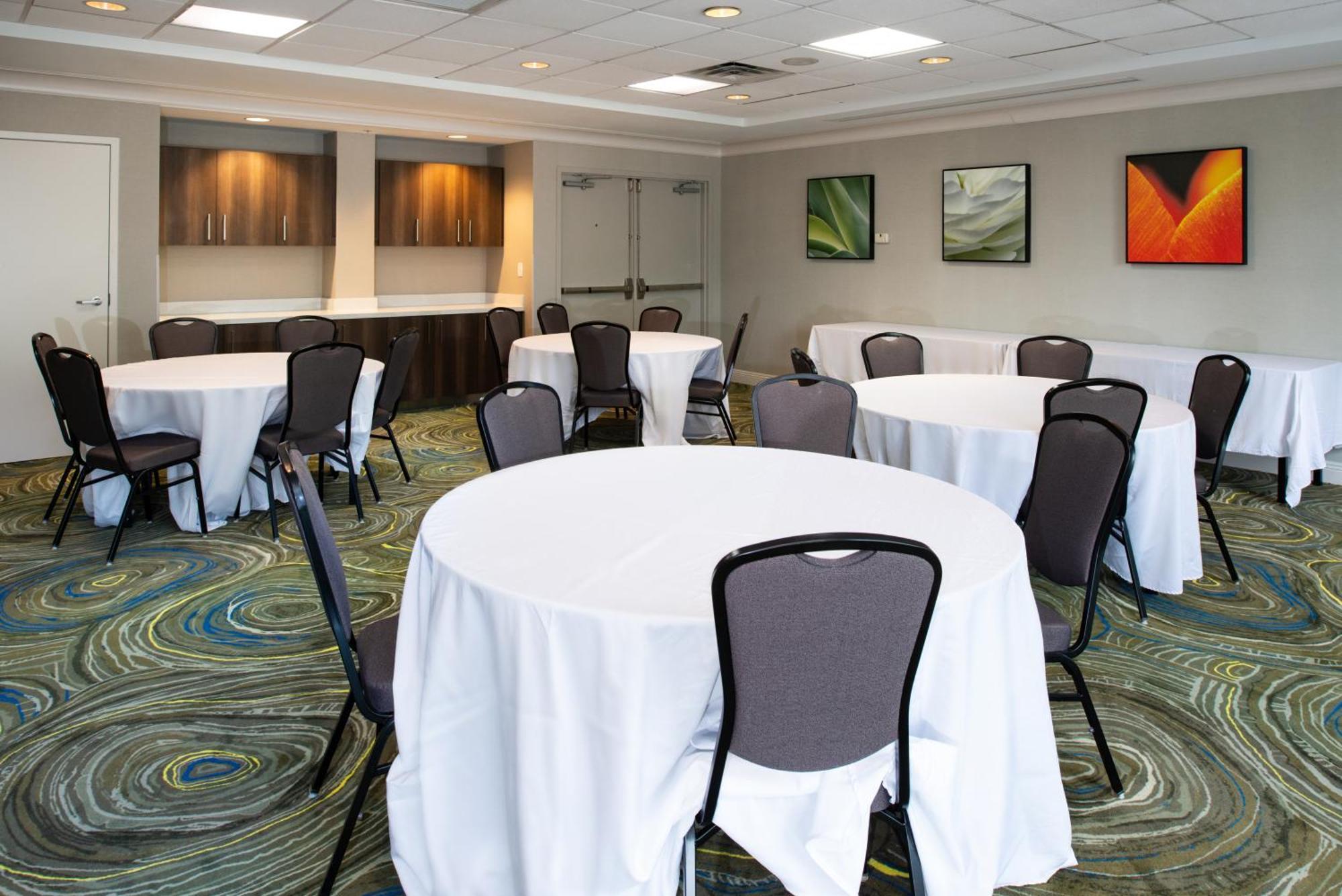Hilton Garden Inn Baton Rouge Airport Экстерьер фото