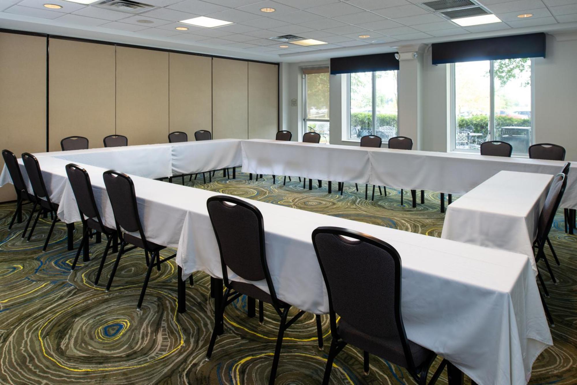 Hilton Garden Inn Baton Rouge Airport Экстерьер фото