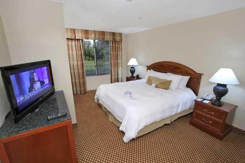 Hilton Garden Inn Baton Rouge Airport Экстерьер фото